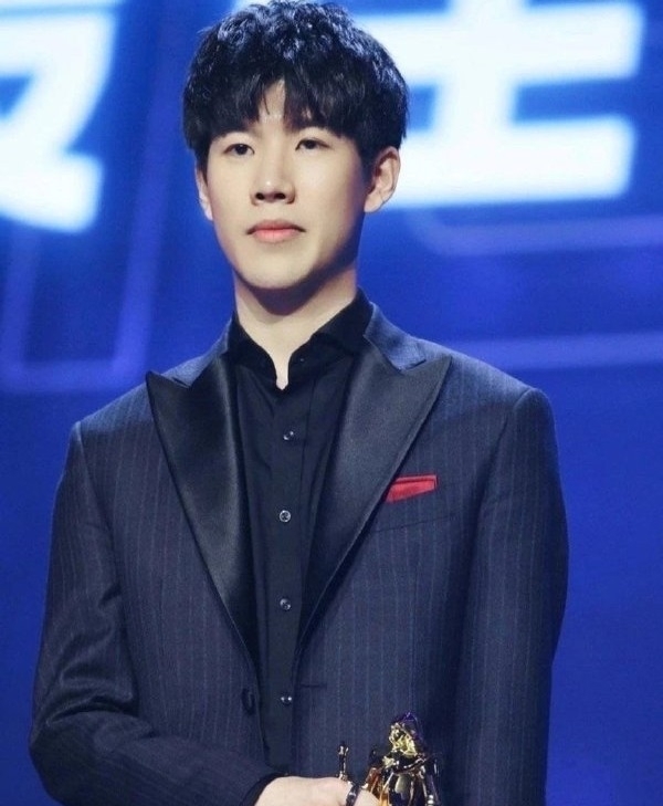 Leviatán 宣布 Desmo 晋升为主教练，接替 itopata 的职位