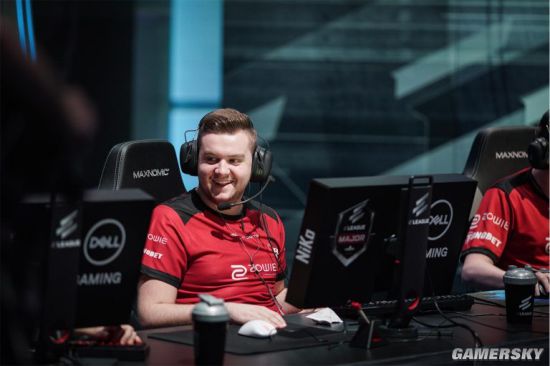 LCS联赛传奇辅助选手Aphromoo今日发布视频，正式宣布将从英雄联盟职业赛场退役