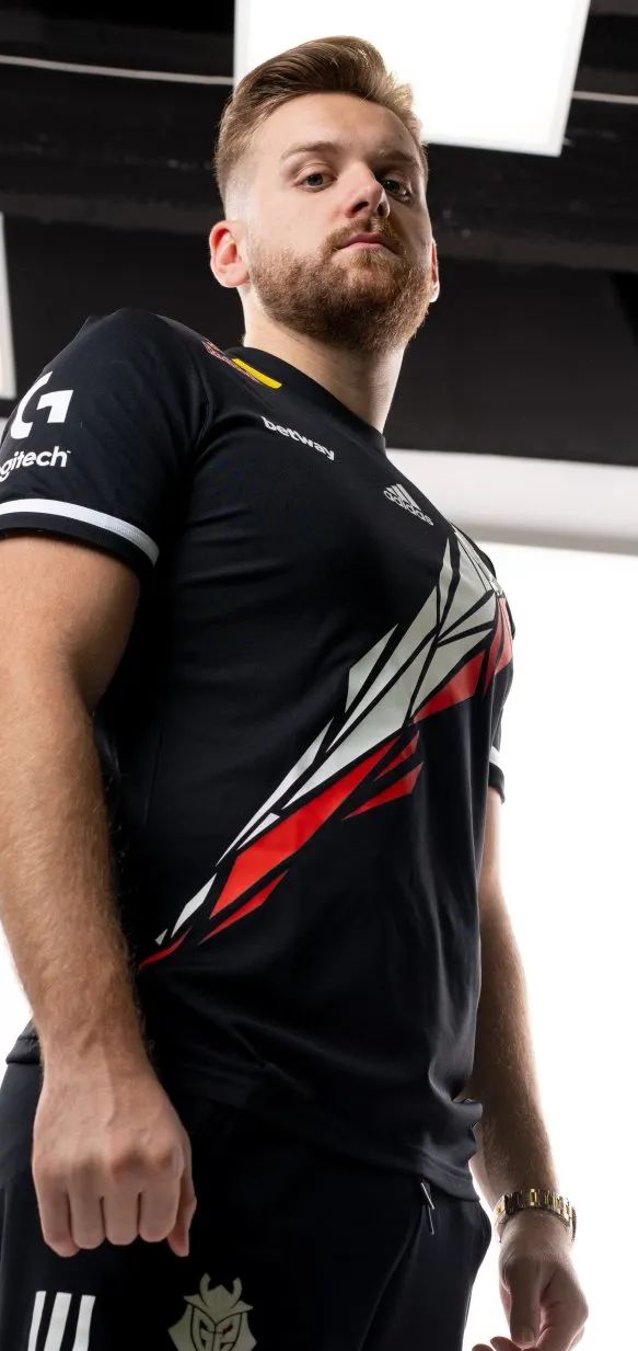 BLEED 在签约2.5个月后将 nexa 送上替补席